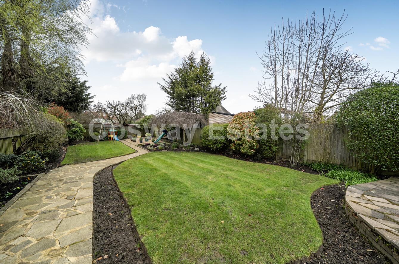 Marsh Lane, Mill Hill, NW7, London